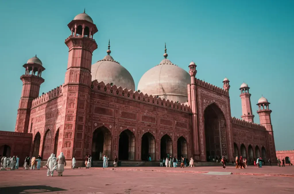 an image of badshahi mosque which is one of the best places to visit in lahore