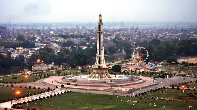 an image of lahore city and tower of pakistan