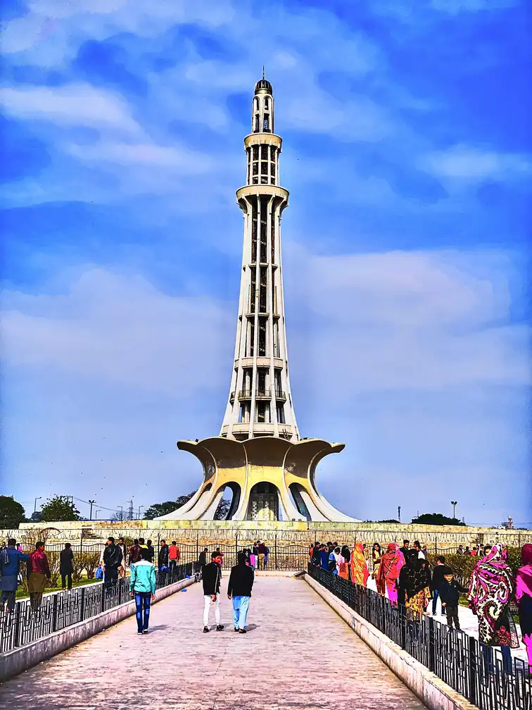 an image of minar e pakistan which is one of the best entertainment places in lahore