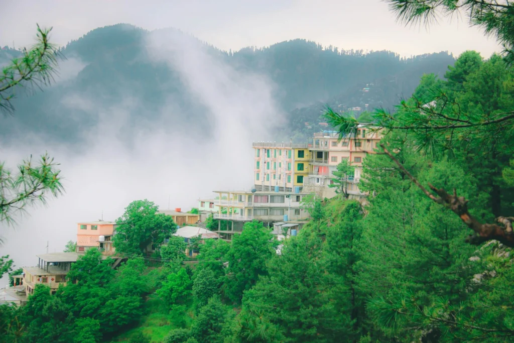an image of view of murree which is one of the best places to visit in summer vacactions in pakistan